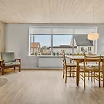 4 Bedroom Awesome In Casa vacanze