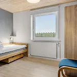 4 Bedroom Awesome In *