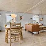 Casa vacanze 4 Bedroom Awesome In *
