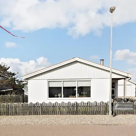 4 Bedroom Awesome In Prázdninový dům