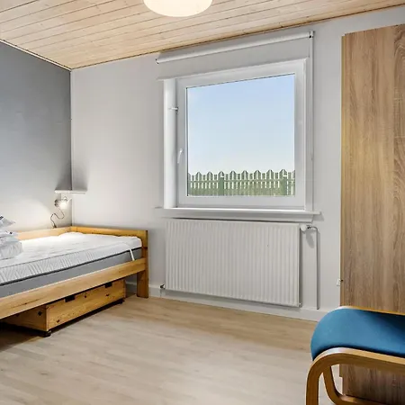 4 Bedroom Awesome In *