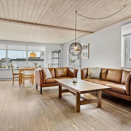 4 Bedroom Awesome In *